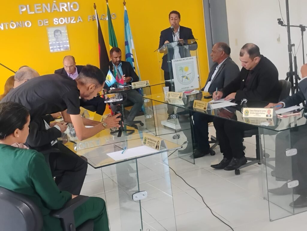 Contra O Povo – Vereadores De Lucena Em Menos De 20 Minutos, Reprovam Remanejamento De Recursos Para Pagar Servidor Público